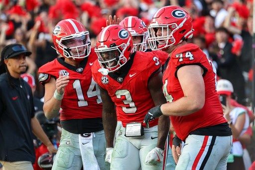 Stockton throws 4 TD passes as No. 9 Georgia rallies in 4th quarter to beat No. 5 Ole Miss 43