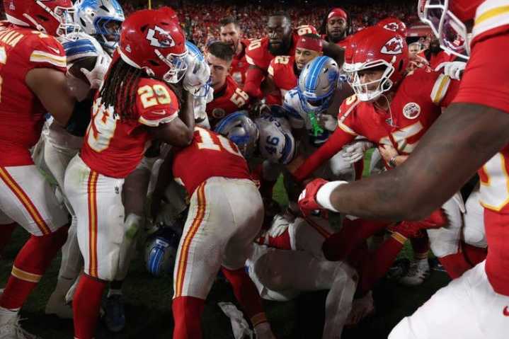 Mahomes se ve envuelto en pelea tras la victoria de los Chiefs sobre los Lions