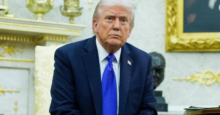 Trump busca restringir la atención médica específiica para menores transgénero en EU