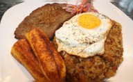Aprende a preparar un Tacu Tacu de Lentejas, un plato delicioso y simple para tu lunes