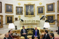 Trump anuncia que EE.UU está listo para extender sus operaciones antidrogas a rutas terrestres