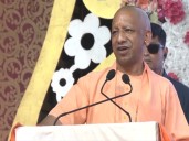 UP CM felicitates and distributes kits to the sanitation workers
