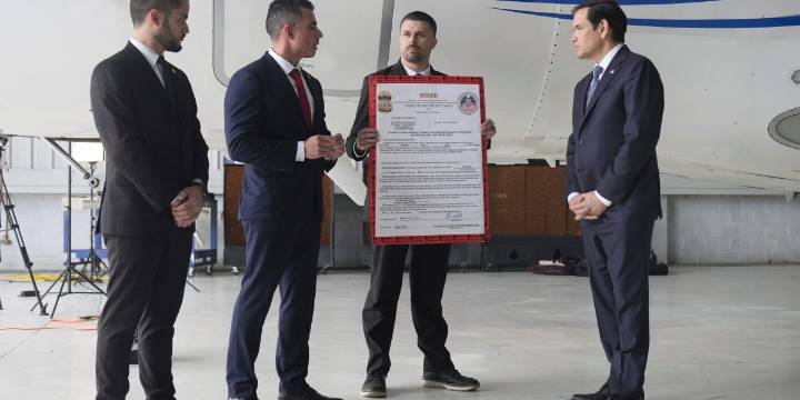 'Are you crazy?' 'A little...' Inside one obsessed U.S. Agent's $50 million secret plot to capture Nicolás Maduro by turning his pilot against him