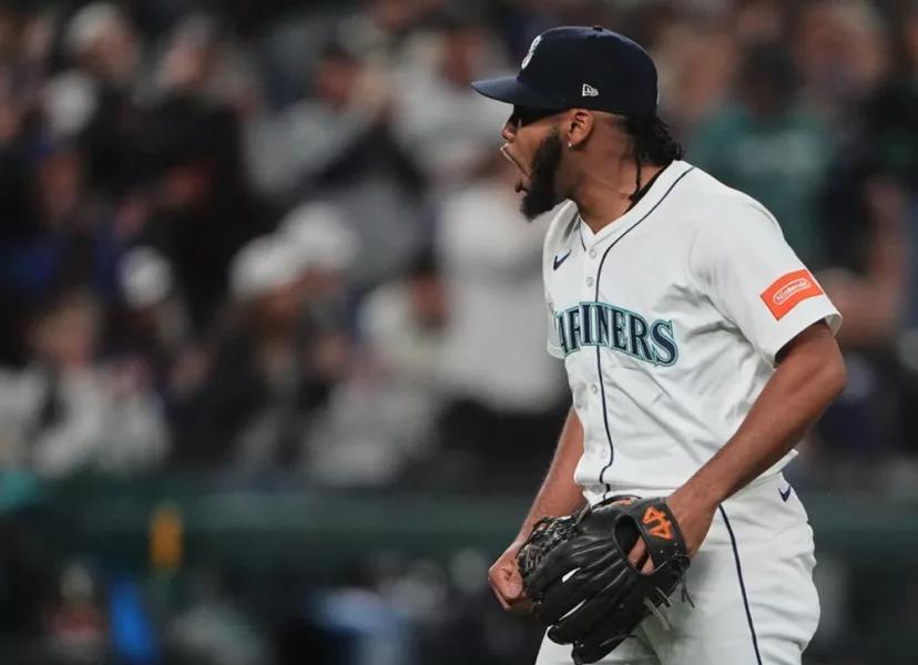 Eduard Bazardo consolida su rol en el bullpen de Seattle con actuación clave en postemporada
