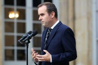 French PM plans new tax on people earning over 250,000 euros a year, Les Echos says