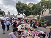 La postal del Zócalo se diluye entre el ambulantaje