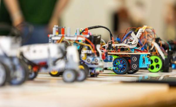 Los tres representantes de Argentina en el Mundial de Robótica