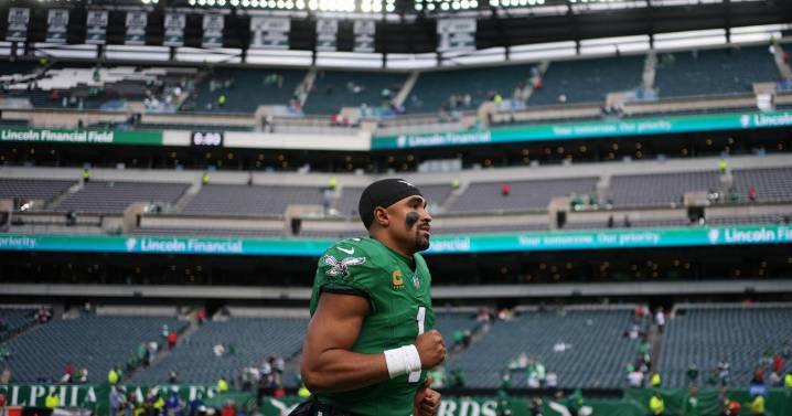 Why the Philadelphia Eagles' 'tush push' play is causing such a stir