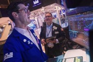 US stocks rise following another day of swings