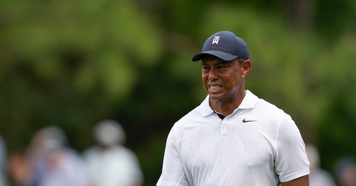 Tiger Woods undergoes back surgery to replace disk