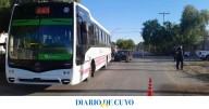 Un automolivista chocó con un colectivo y tuvo que ser hospitalizado por una lesión en la cabeza
