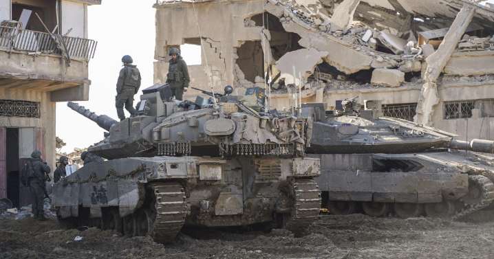 Israel mantiene el cerco sobre Gaza pese al acuerdo inicial de paz con Hamás: «Absténgase de volver, es muy peligroso»