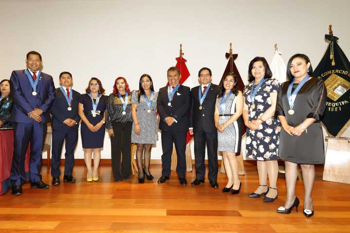 Con sesión solemne y reconocimientos institucionales periodistas celebran su día el miércoles 01 de octubre en Arequipa