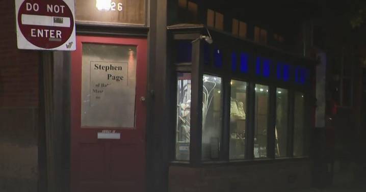 Man dies after shooting at Southeast Baltimore jewelry store