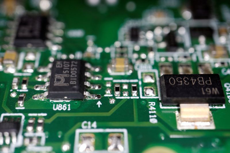 NextSilicon reveals new processor chip in challenge to Intel, AMD 