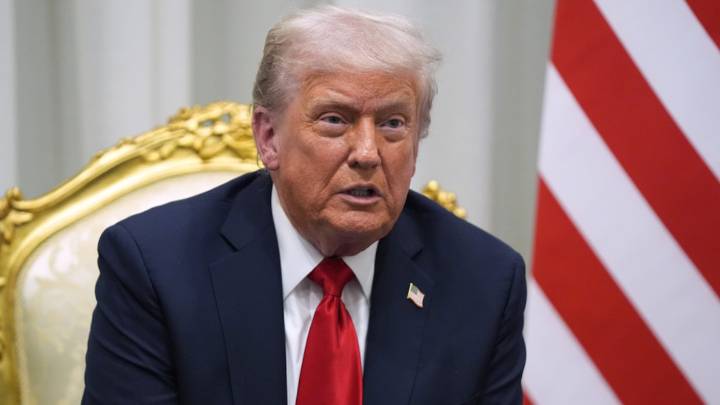 "Rápido y quizás violentamente": Trump lanza nueva amenaza a Hamás