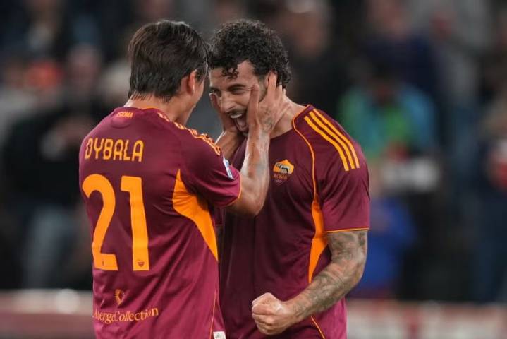Alcanza la Roma al Napoli en liderato de Italia