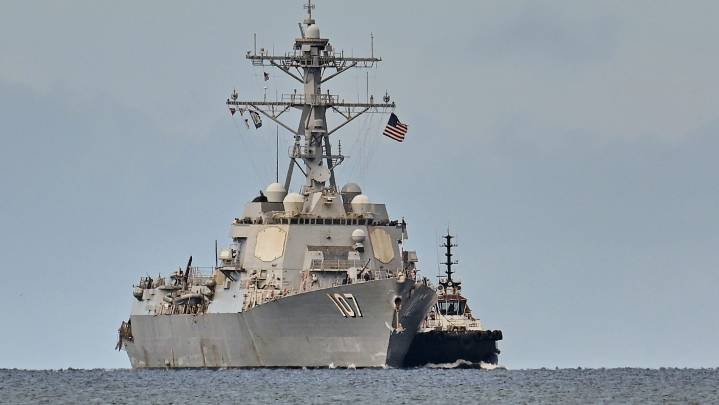 U.S. warship docks in Trinidad and Tobago, putting more pressure on Venezuela