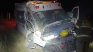Choque de ambulancia y carro en carretera Guaymas