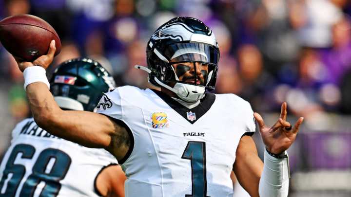 Jalen Hurts posts perfect passer rating as Eagles snap skid