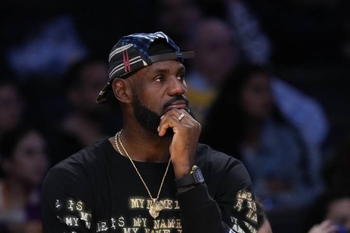 Lakers hoping LeBron James will return by 2nd or 3rd week of November