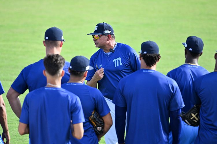 57 peloteros asistieron al inicio de los entrenamientos del Magallanes (+Video)