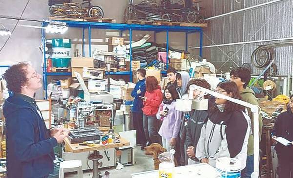 Estudiantes siguen aprendiendo sobre reciclado