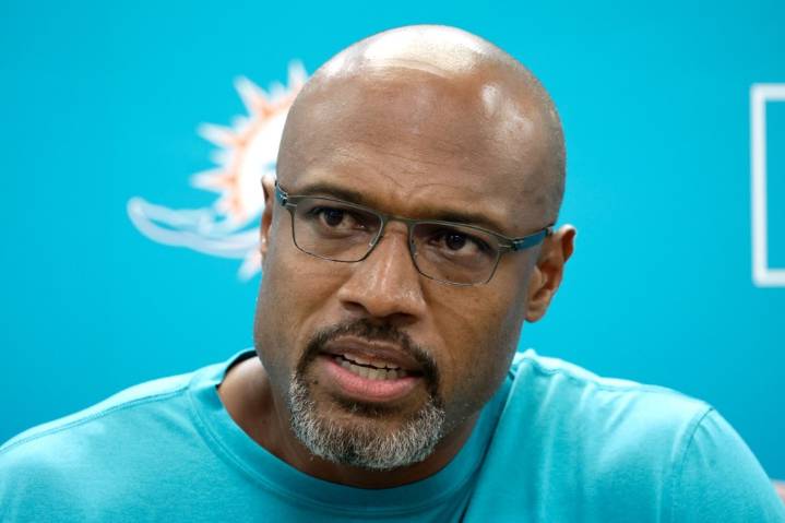 Chris Perkins: Dolphins' Anthony Weaver reveals what's wrong with run defense