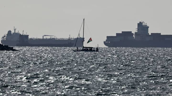 Israel expulsa a los cuatro parlamentarios italianos de la Flotilla y traslada a 473 detenidos a una prisión
