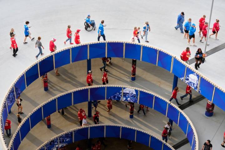 Chiefs weigh renovations in Missouri or new stadium in Kansas