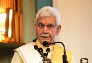 Youth must follow Gandhian ideals of truth & service: LG Sinha