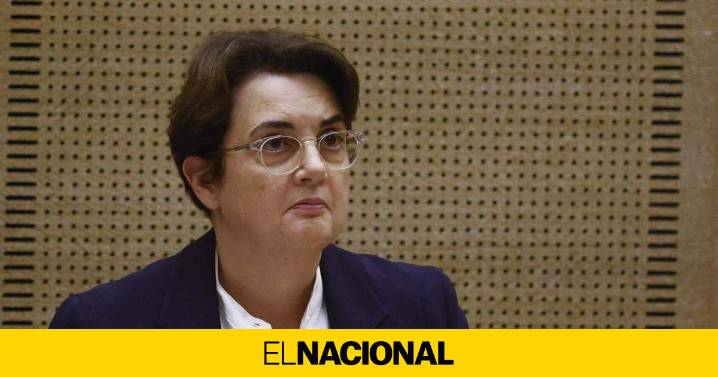 La directora del Louvre reconoce que el robo "es una herida inmensa" y que se actuó tarde