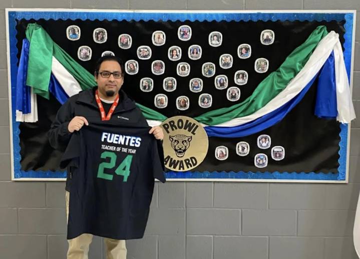 Matemáticas y empatía, las claves de maestro para impulsar a estudiantes latinos