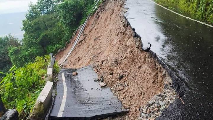 Darjeeling Landslides: Mamata Takes Stock Of Situation, To Visit North Bengal On Monday
