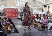 El comercio local de Torrelavega convierte la plaza Baldomero Iglesias en una pasarela de moda