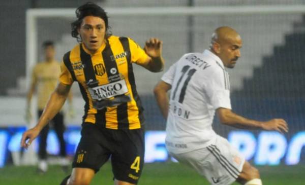 Es ídolo en Estudiantes, jugó en Olimpo, vive en EE.UU. y tiene una ONG que ayuda a los futbolistas