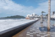 Oleaje y mar de fondo en Mazatlán tras el paso del Huracán Priscilla
