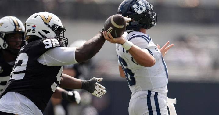 Monday Cooldown -- Concerns mounting for Aggies' pass protection and pass rush