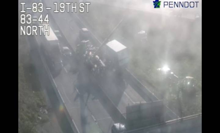 Box truck crash delays traffic on I-83 in Dauphin County