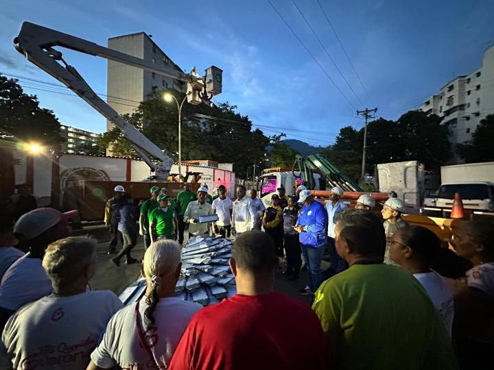 Alcaldía de Guarenas activa plan de iluminación para la ciudad