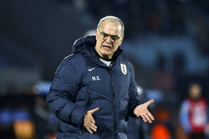 La nueva “locura” de Marcelo Bielsa en Uruguay: le costará millonaria multa a la AUF