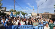 Cierres de campaña en Neuquén: caravanas y caminatas para buscar los últimos votos antes de la veda