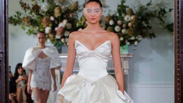 Monique Lhuillier Bridal Fall 2026 Collection [PHOTOS]