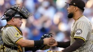 El bullpen de los Padres exhibe su poder letal en victoria clave ante Cachorros