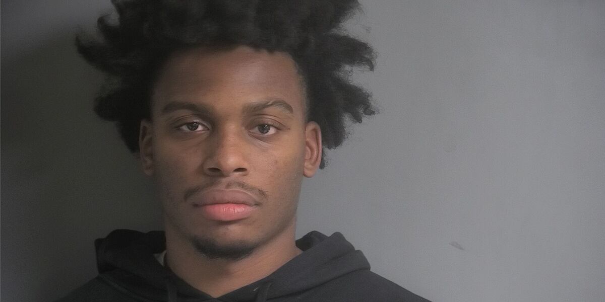 University of Iowa basketball player arrested after bar fight