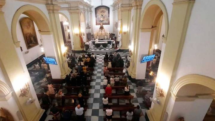La Virgen de la Esperanza preside un altar extraordinario por el triduo de su Coronación Canónica