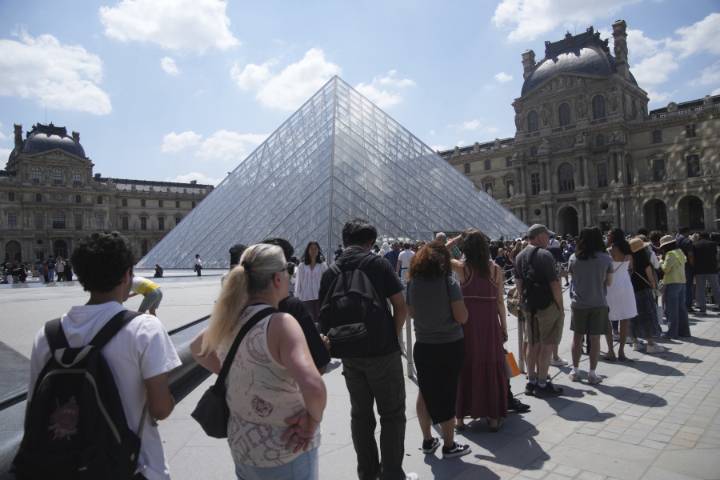 Where the jewels stolen from the Louvre Museum might end up