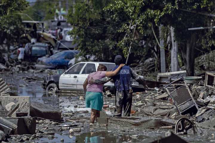 Suman 76 muertos por lluvias en cinco estados del país; hay 39 desaparecidos