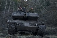 La UE retrasa la exigencia de aumentar las compras de armamento europeo tras las presiones de Trump