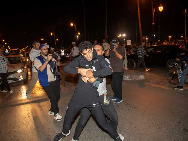 Ocho mujeres muertas, estadios relucientes y los ecos de la Primavera Árabe: Marruecos vive las peores protestas en años